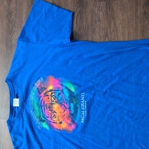 Rain Forest Cafe Men's Size XXL MGM Grand Las Vegas Blue w/ Multicolored…